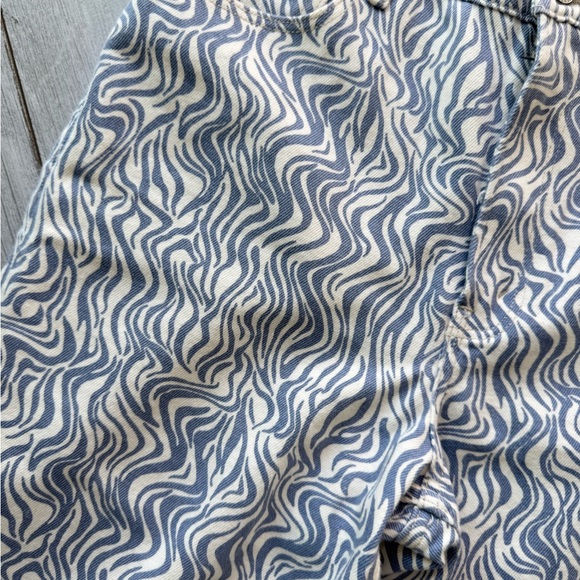 Abercrombie & Fitch Wavy Printed Denim Jeans - Picture 4 of 4